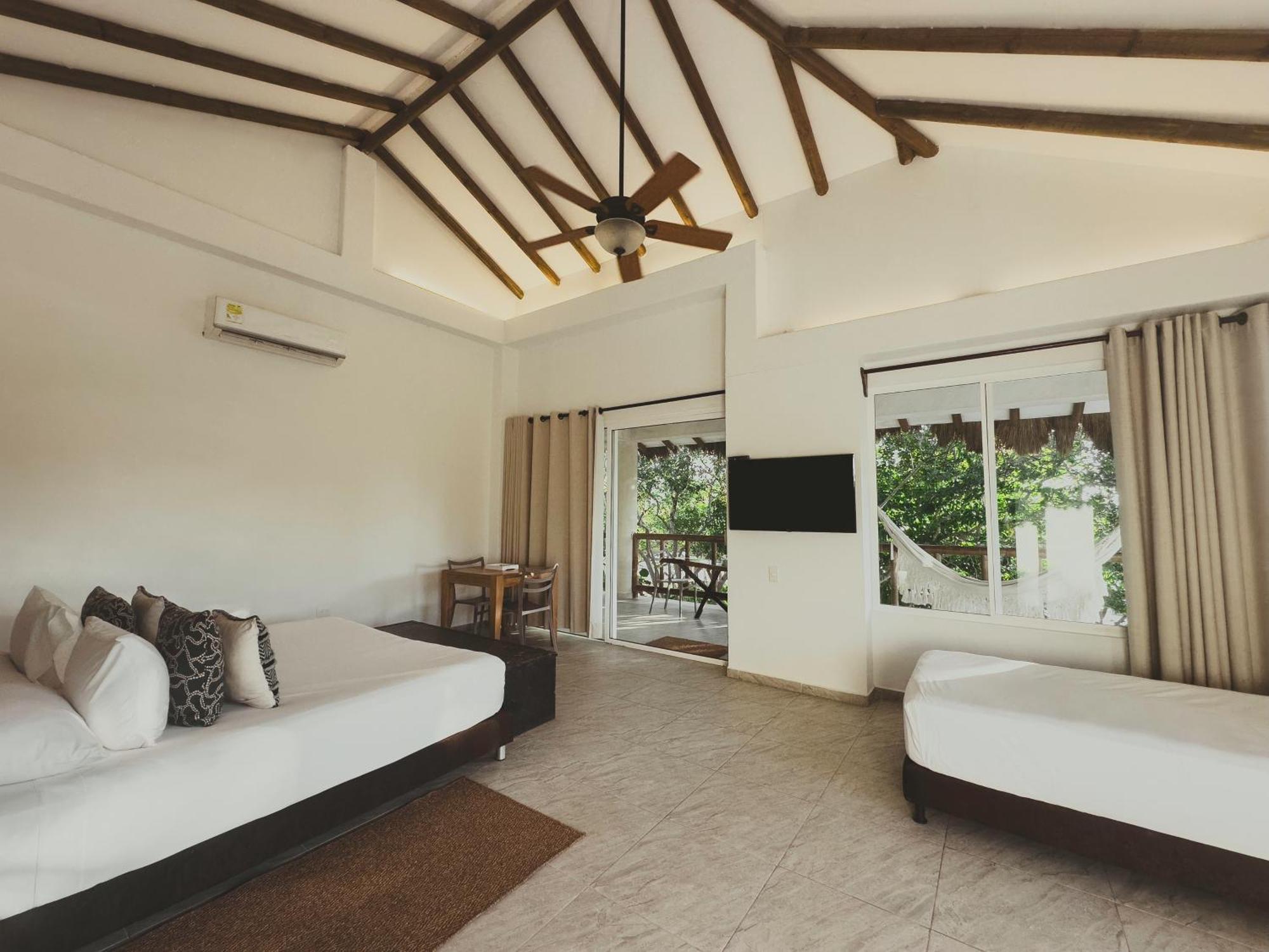 Baru Playa Eco Beach Resort Bagian luar foto