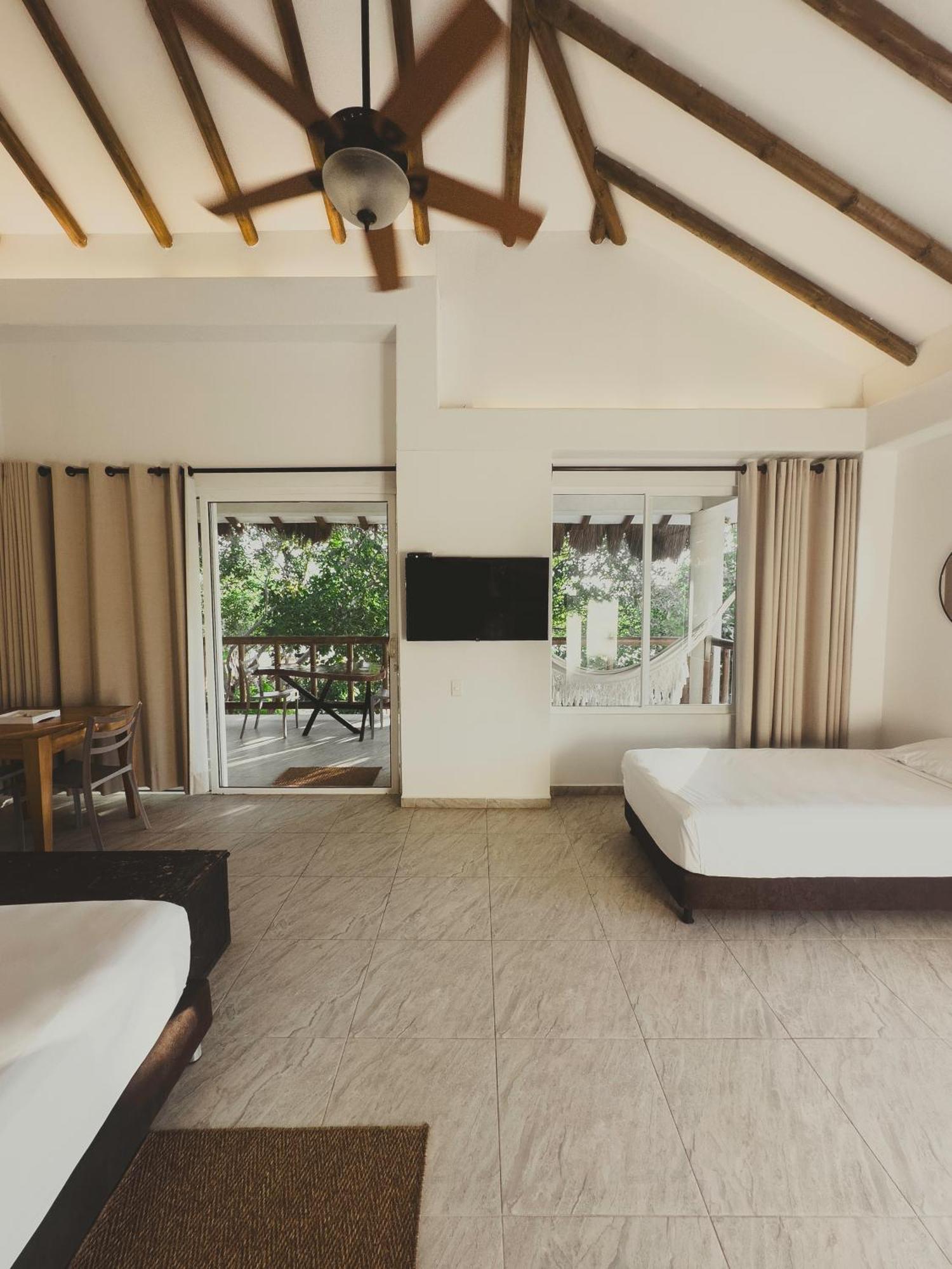 Baru Playa Eco Beach Resort Bagian luar foto