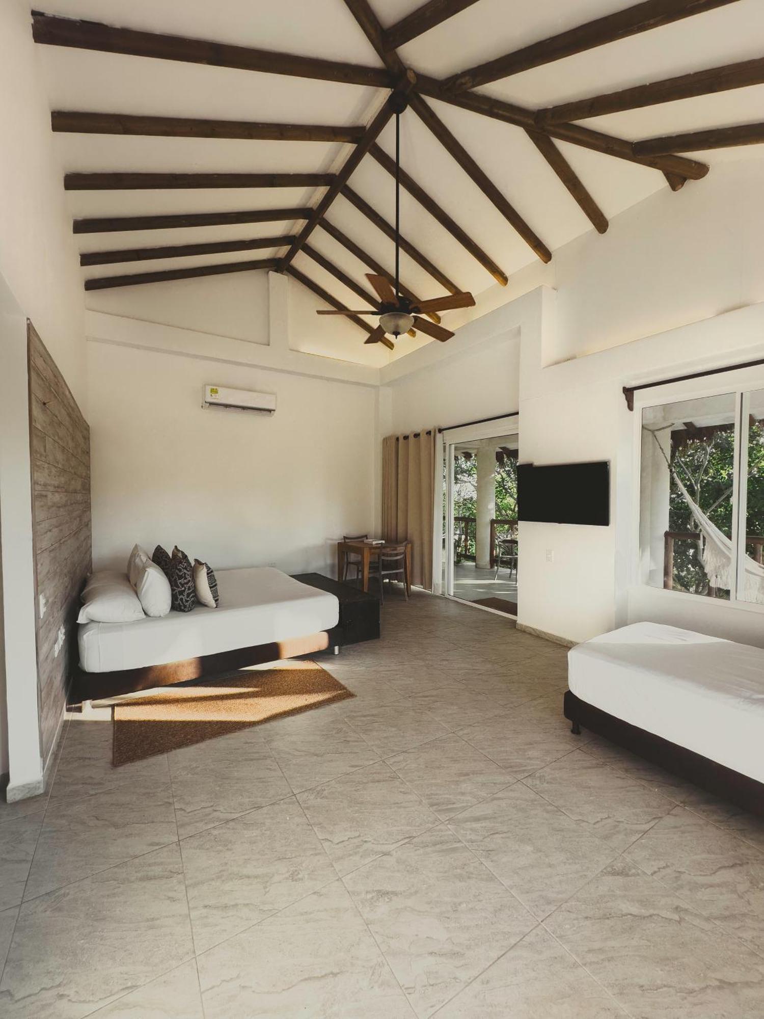 Baru Playa Eco Beach Resort Bagian luar foto